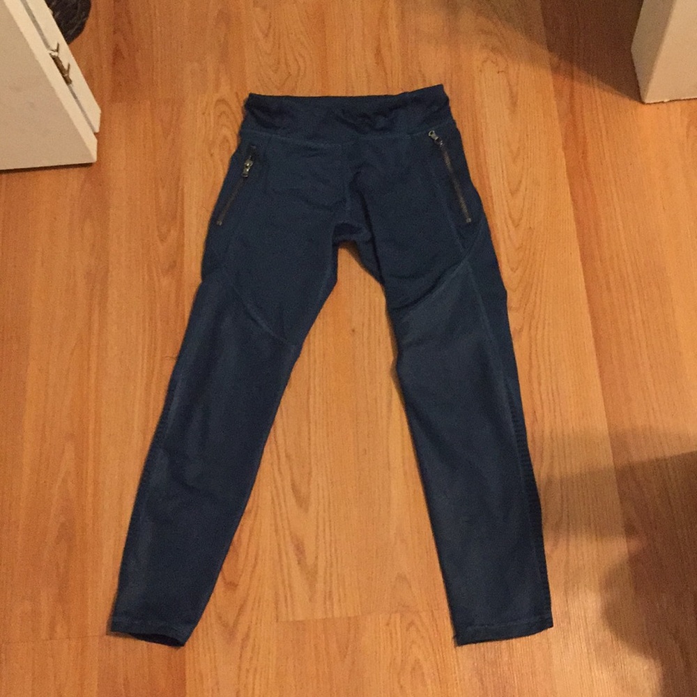 Girls exercise leggings